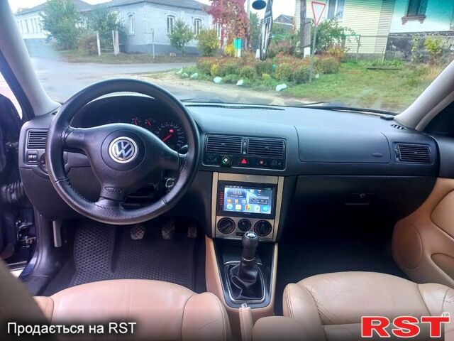 Фольксваген Гольф 1998 у Звенигородка на Automoto.ua Синій Фольксваген Гольф, об'ємом двигуна 1.6 л та пробігом 310 тис. км за 3650 $, фото 3 на Automoto.ua