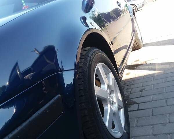 Синий Фольксваген Гольф, объемом двигателя 1.6 л и пробегом 485 тыс. км за 4100 $, фото 1 на Automoto.ua