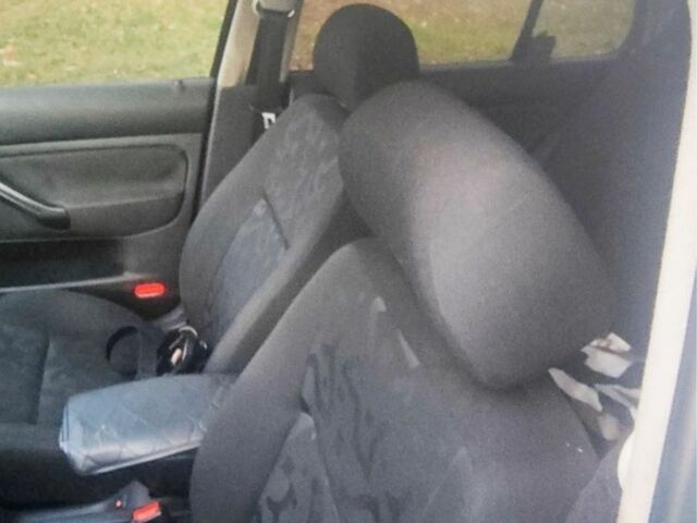 Синий Фольксваген Гольф, объемом двигателя 1.4 л и пробегом 300 тыс. км за 3999 $, фото 8 на Automoto.ua