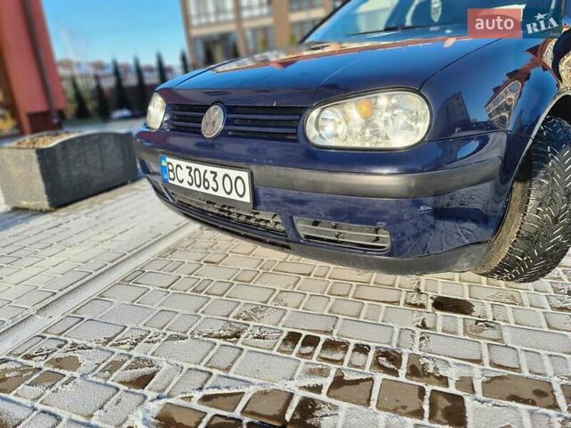 Синий Фольксваген Гольф, объемом двигателя 1.6 л и пробегом 285 тыс. км за 3400 $, фото 1 на Automoto.ua