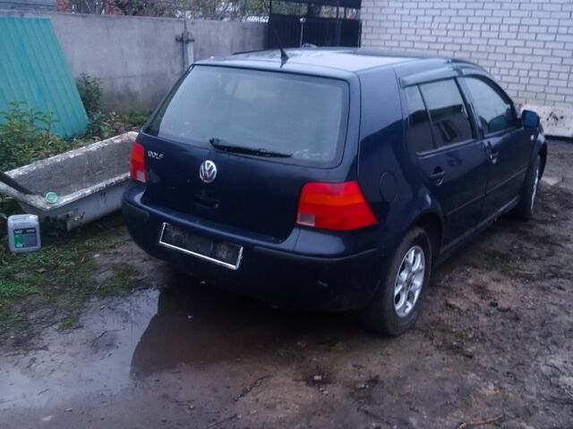 Синий Фольксваген Гольф, объемом двигателя 1.4 л и пробегом 230 тыс. км за 1650 $, фото 2 на Automoto.ua