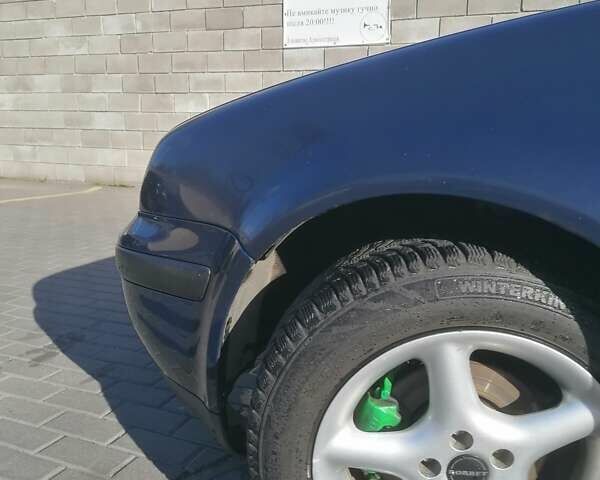 Синий Фольксваген Гольф, объемом двигателя 1.39 л и пробегом 333 тыс. км за 2700 $, фото 22 на Automoto.ua