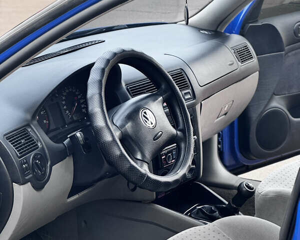 Синий Фольксваген Гольф, объемом двигателя 1.6 л и пробегом 308 тыс. км за 3450 $, фото 8 на Automoto.ua