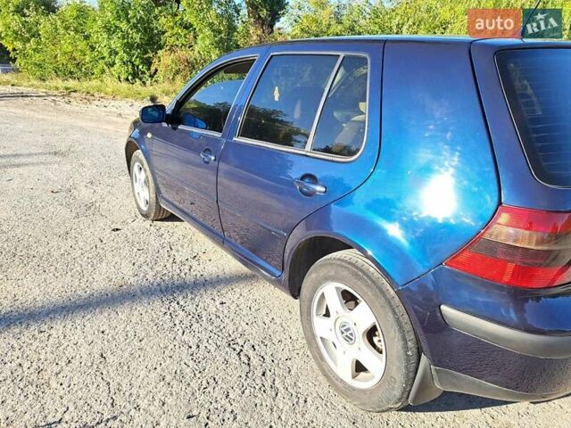 Синий Фольксваген Гольф, объемом двигателя 1.6 л и пробегом 500 тыс. км за 4000 $, фото 11 на Automoto.ua