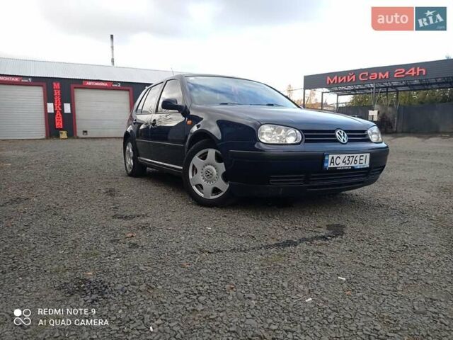 Синий Фольксваген Гольф, объемом двигателя 1.6 л и пробегом 300 тыс. км за 3600 $, фото 3 на Automoto.ua