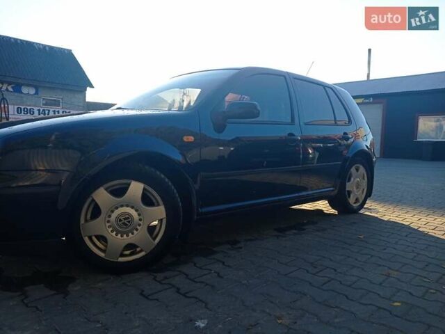 Синий Фольксваген Гольф, объемом двигателя 1.6 л и пробегом 300 тыс. км за 3600 $, фото 10 на Automoto.ua