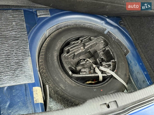 Синий Фольксваген Гольф, объемом двигателя 1.39 л и пробегом 213 тыс. км за 2750 $, фото 7 на Automoto.ua