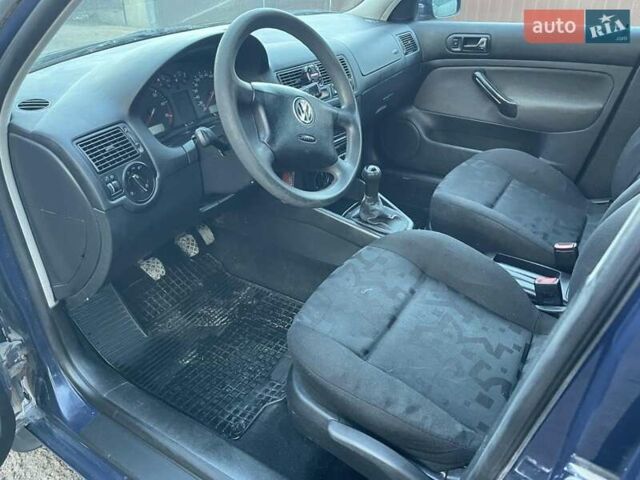 Синий Фольксваген Гольф, объемом двигателя 1.6 л и пробегом 290 тыс. км за 3300 $, фото 13 на Automoto.ua
