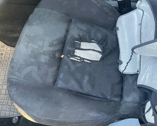 Синій Фольксваген Гольф, об'ємом двигуна 1.9 л та пробігом 300 тис. км за 2500 $, фото 9 на Automoto.ua