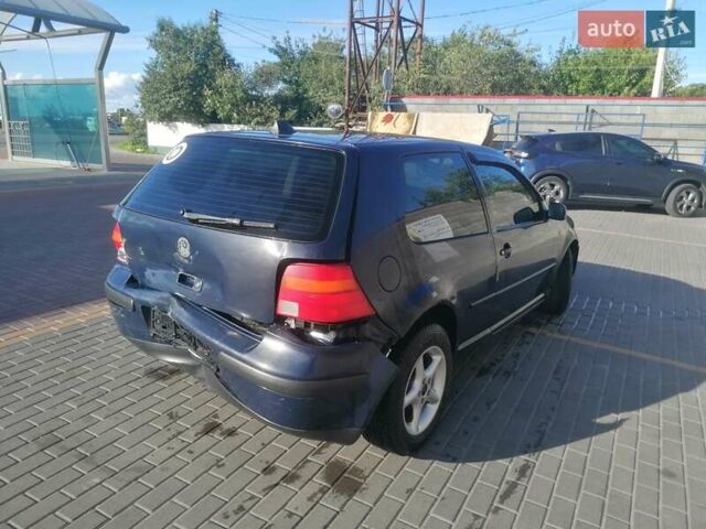 Синий Фольксваген Гольф, объемом двигателя 1.39 л и пробегом 333 тыс. км за 2700 $, фото 7 на Automoto.ua