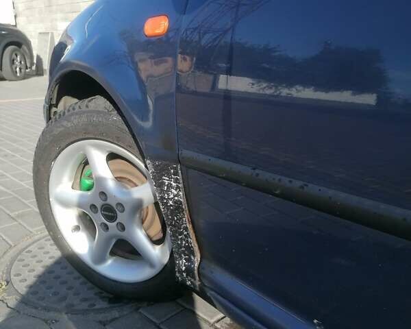 Синий Фольксваген Гольф, объемом двигателя 1.39 л и пробегом 333 тыс. км за 2700 $, фото 19 на Automoto.ua