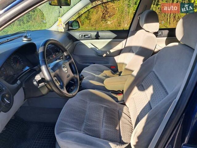 Синий Фольксваген Гольф, объемом двигателя 1.6 л и пробегом 500 тыс. км за 4000 $, фото 13 на Automoto.ua