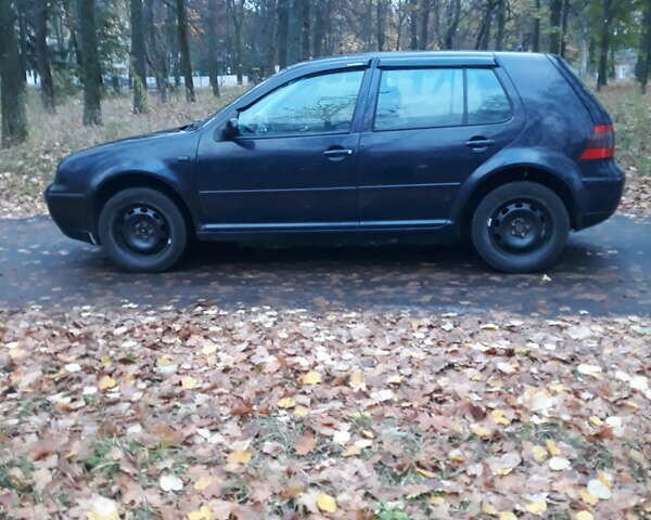 Синий Фольксваген Гольф, объемом двигателя 1.59 л и пробегом 205 тыс. км за 4500 $, фото 5 на Automoto.ua