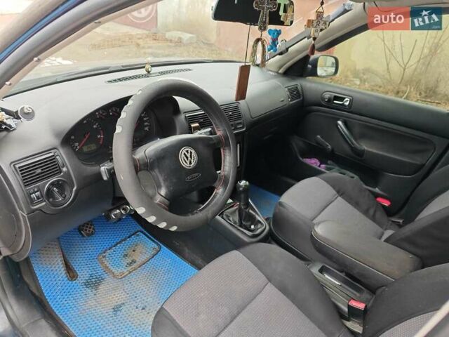 Синий Фольксваген Гольф, объемом двигателя 1.9 л и пробегом 370 тыс. км за 3800 $, фото 2 на Automoto.ua