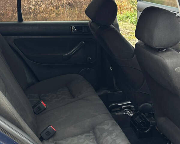 Синій Фольксваген Гольф, об'ємом двигуна 1.9 л та пробігом 290 тис. км за 3650 $, фото 14 на Automoto.ua