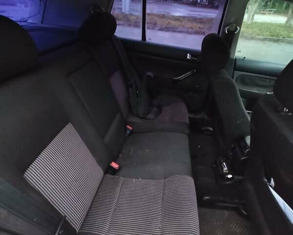 Синий Фольксваген Гольф, объемом двигателя 1.6 л и пробегом 340 тыс. км за 3300 $, фото 9 на Automoto.ua