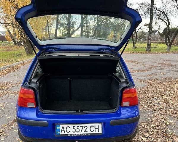 Синий Фольксваген Гольф, объемом двигателя 1.9 л и пробегом 275 тыс. км за 4699 $, фото 3 на Automoto.ua