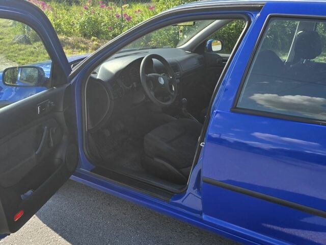 Синій Фольксваген Гольф, об'ємом двигуна 1.4 л та пробігом 212 тис. км за 3250 $, фото 4 на Automoto.ua