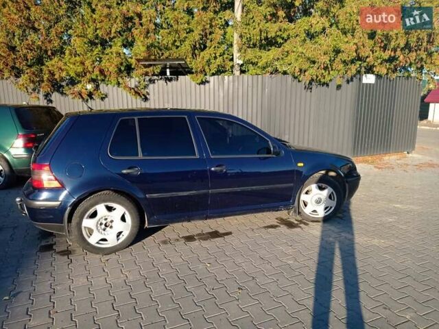 Синий Фольксваген Гольф, объемом двигателя 1.6 л и пробегом 300 тыс. км за 3600 $, фото 21 на Automoto.ua