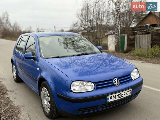 Синий Фольксваген Гольф, объемом двигателя 1.39 л и пробегом 213 тыс. км за 2750 $, фото 2 на Automoto.ua
