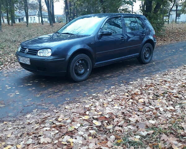 Синий Фольксваген Гольф, объемом двигателя 1.59 л и пробегом 205 тыс. км за 4500 $, фото 4 на Automoto.ua