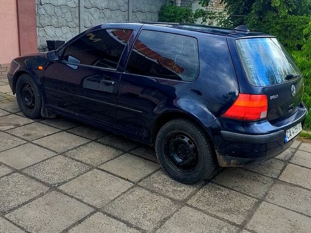 Синій Фольксваген Гольф, об'ємом двигуна 1.6 л та пробігом 330 тис. км за 3800 $, фото 2 на Automoto.ua