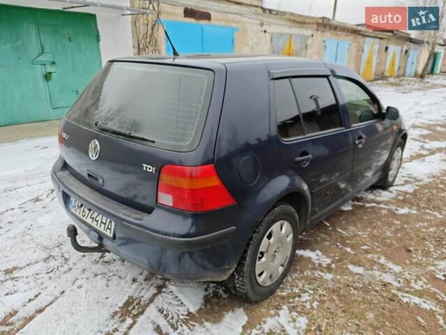 Синий Фольксваген Гольф, объемом двигателя 1.9 л и пробегом 370 тыс. км за 3800 $, фото 56 на Automoto.ua