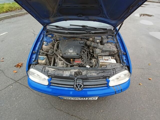 Синий Фольксваген Гольф, объемом двигателя 1.6 л и пробегом 340 тыс. км за 3350 $, фото 6 на Automoto.ua