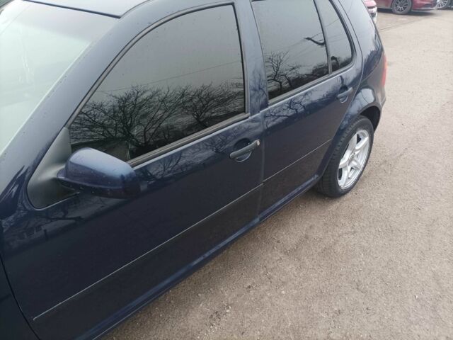 Синий Фольксваген Гольф, объемом двигателя 1.4 л и пробегом 349 тыс. км за 2400 $, фото 10 на Automoto.ua