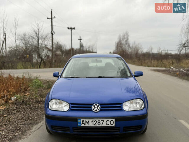 Синий Фольксваген Гольф, объемом двигателя 1.39 л и пробегом 213 тыс. км за 2750 $, фото 1 на Automoto.ua