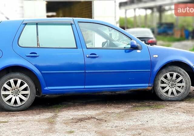Синій Фольксваген Гольф, об'ємом двигуна 1.6 л та пробігом 372 тис. км за 3200 $, фото 2 на Automoto.ua