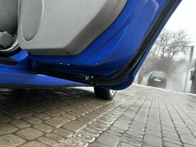 Синий Фольксваген Гольф, объемом двигателя 1.4 л и пробегом 254 тыс. км за 3787 $, фото 16 на Automoto.ua