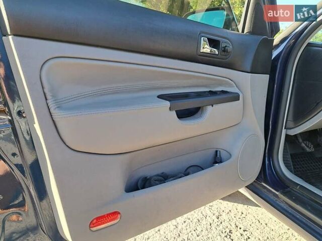 Синий Фольксваген Гольф, объемом двигателя 1.6 л и пробегом 500 тыс. км за 4000 $, фото 10 на Automoto.ua