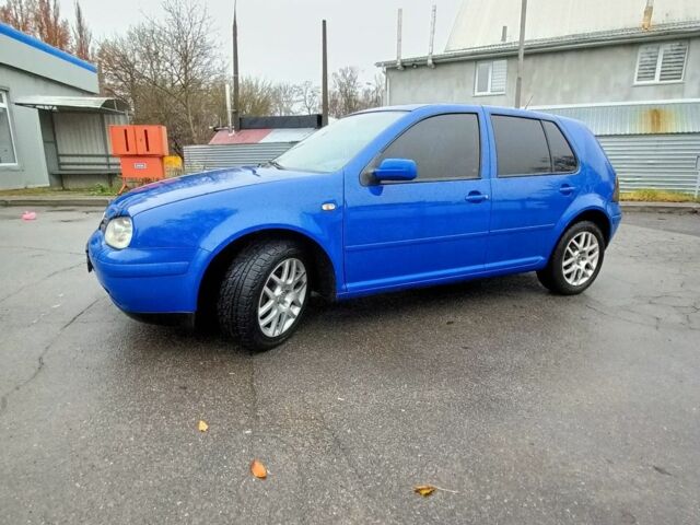 Синий Фольксваген Гольф, объемом двигателя 1.6 л и пробегом 340 тыс. км за 3350 $, фото 3 на Automoto.ua