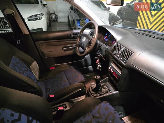 Синий Фольксваген Гольф, объемом двигателя 1.39 л и пробегом 359 тыс. км за 4200 $, фото 13 на Automoto.ua