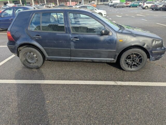 Синий Фольксваген Гольф, объемом двигателя 1.9 л и пробегом 490 тыс. км за 1099 $, фото 4 на Automoto.ua