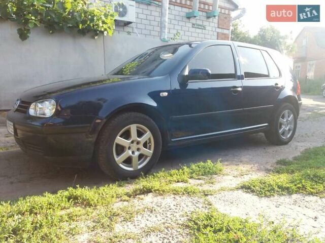 Синий Фольксваген Гольф, объемом двигателя 1.6 л и пробегом 485 тыс. км за 4100 $, фото 3 на Automoto.ua