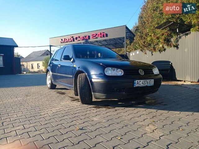 Синий Фольксваген Гольф, объемом двигателя 1.6 л и пробегом 300 тыс. км за 3600 $, фото 13 на Automoto.ua