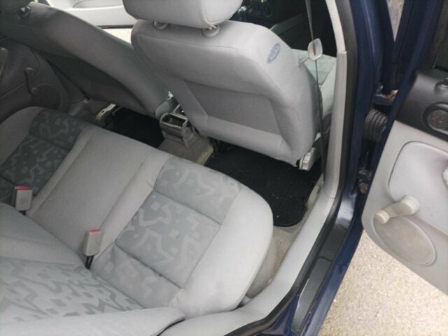 Синий Фольксваген Гольф, объемом двигателя 1.4 л и пробегом 349 тыс. км за 2400 $, фото 1 на Automoto.ua