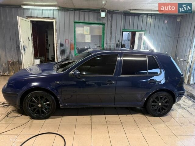 Синий Фольксваген Гольф, объемом двигателя 1.6 л и пробегом 314 тыс. км за 5000 $, фото 1 на Automoto.ua