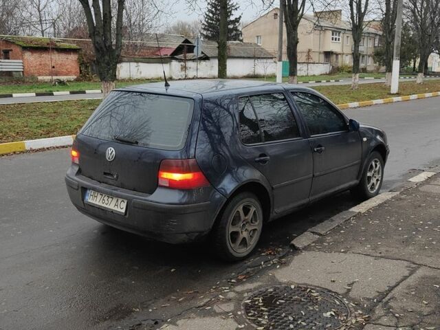 Синий Фольксваген Гольф, объемом двигателя 1.6 л и пробегом 280 тыс. км за 3000 $, фото 1 на Automoto.ua
