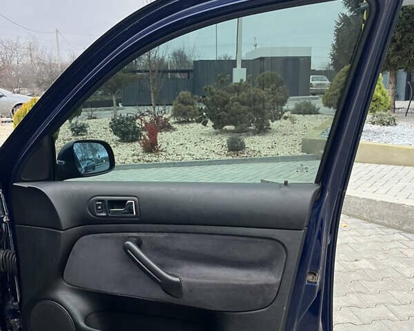 Синий Фольксваген Гольф, объемом двигателя 1.9 л и пробегом 231 тыс. км за 4550 $, фото 41 на Automoto.ua