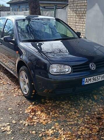 Синий Фольксваген Гольф, объемом двигателя 1.4 л и пробегом 310 тыс. км за 3500 $, фото 1 на Automoto.ua