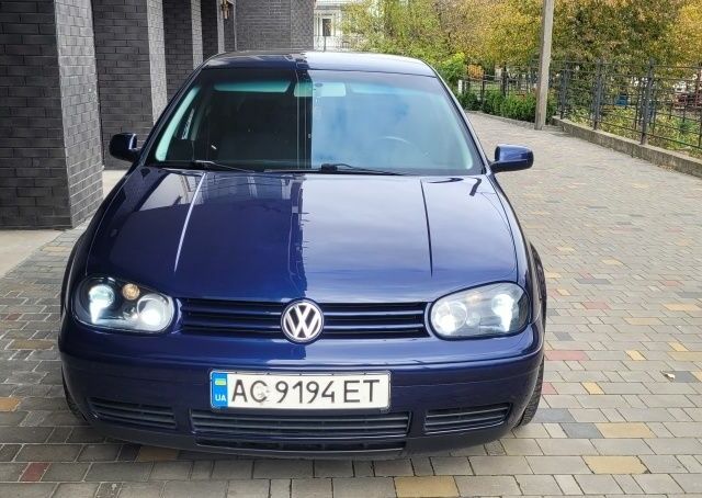 Синій Фольксваген Гольф, об'ємом двигуна 1.6 л та пробігом 310 тис. км за 4600 $, фото 1 на Automoto.ua