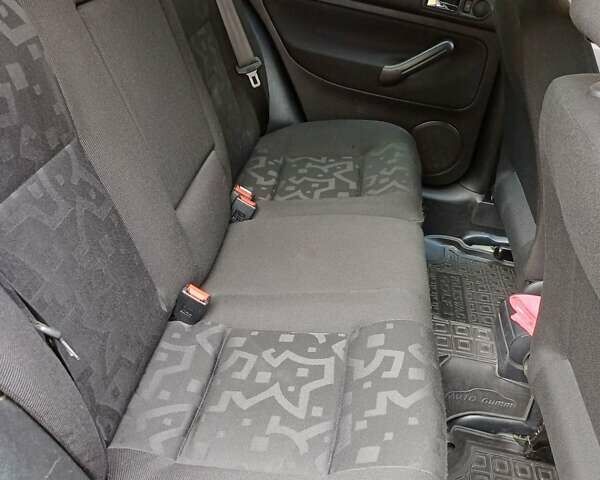 Синий Фольксваген Гольф, объемом двигателя 1.39 л и пробегом 305 тыс. км за 4200 $, фото 18 на Automoto.ua