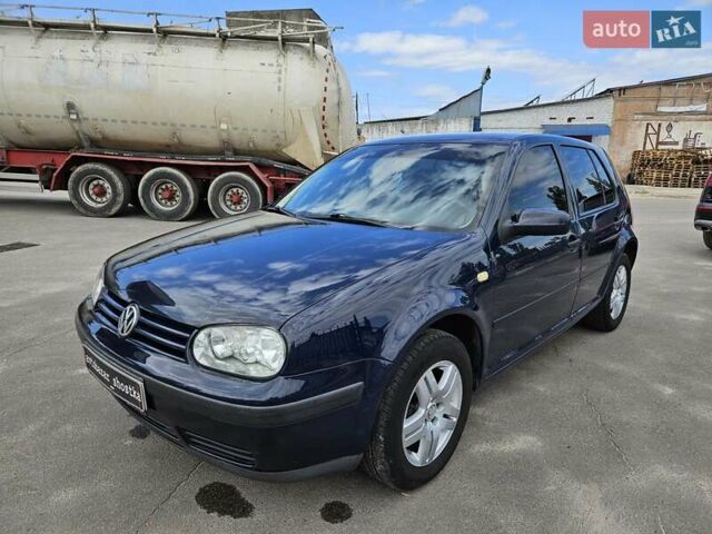 Синий Фольксваген Гольф, объемом двигателя 1.6 л и пробегом 230 тыс. км за 3900 $, фото 2 на Automoto.ua