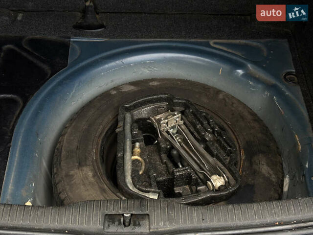 Синий Фольксваген Гольф, объемом двигателя 1.6 л и пробегом 300 тыс. км за 3800 $, фото 9 на Automoto.ua