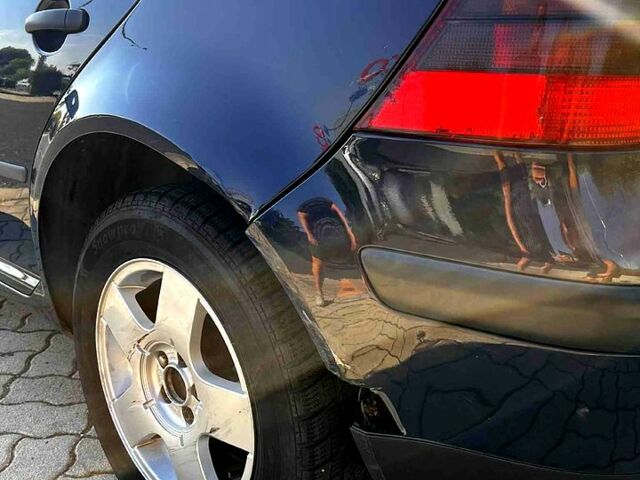 Синий Фольксваген Гольф, объемом двигателя 1.6 л и пробегом 283 тыс. км за 2850 $, фото 6 на Automoto.ua