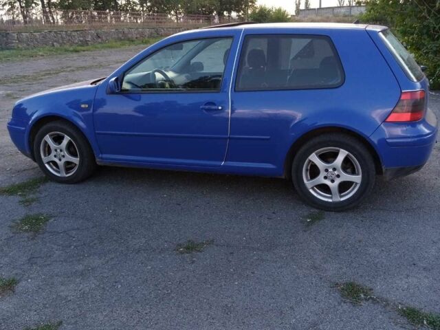 Синий Фольксваген Гольф, объемом двигателя 1.6 л и пробегом 330 тыс. км за 3500 $, фото 1 на Automoto.ua