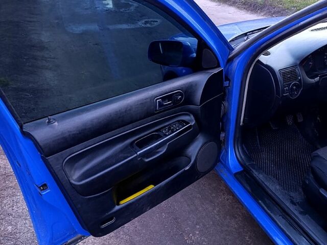 Синий Фольксваген Гольф, объемом двигателя 1.9 л и пробегом 385 тыс. км за 4200 $, фото 7 на Automoto.ua